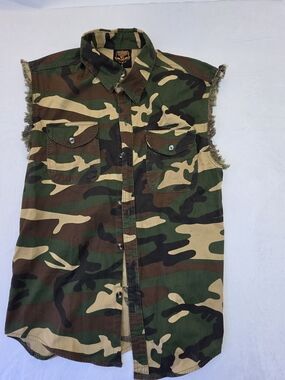 Milwaukee Leather Camo Sleeveless Shirt Mens Large Frayed Cut Off Snap Front Bik